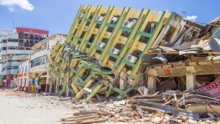 deprem yikilan bina